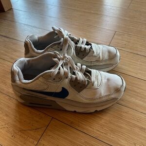 Nike Airmax 90 Big Kids size 5.5